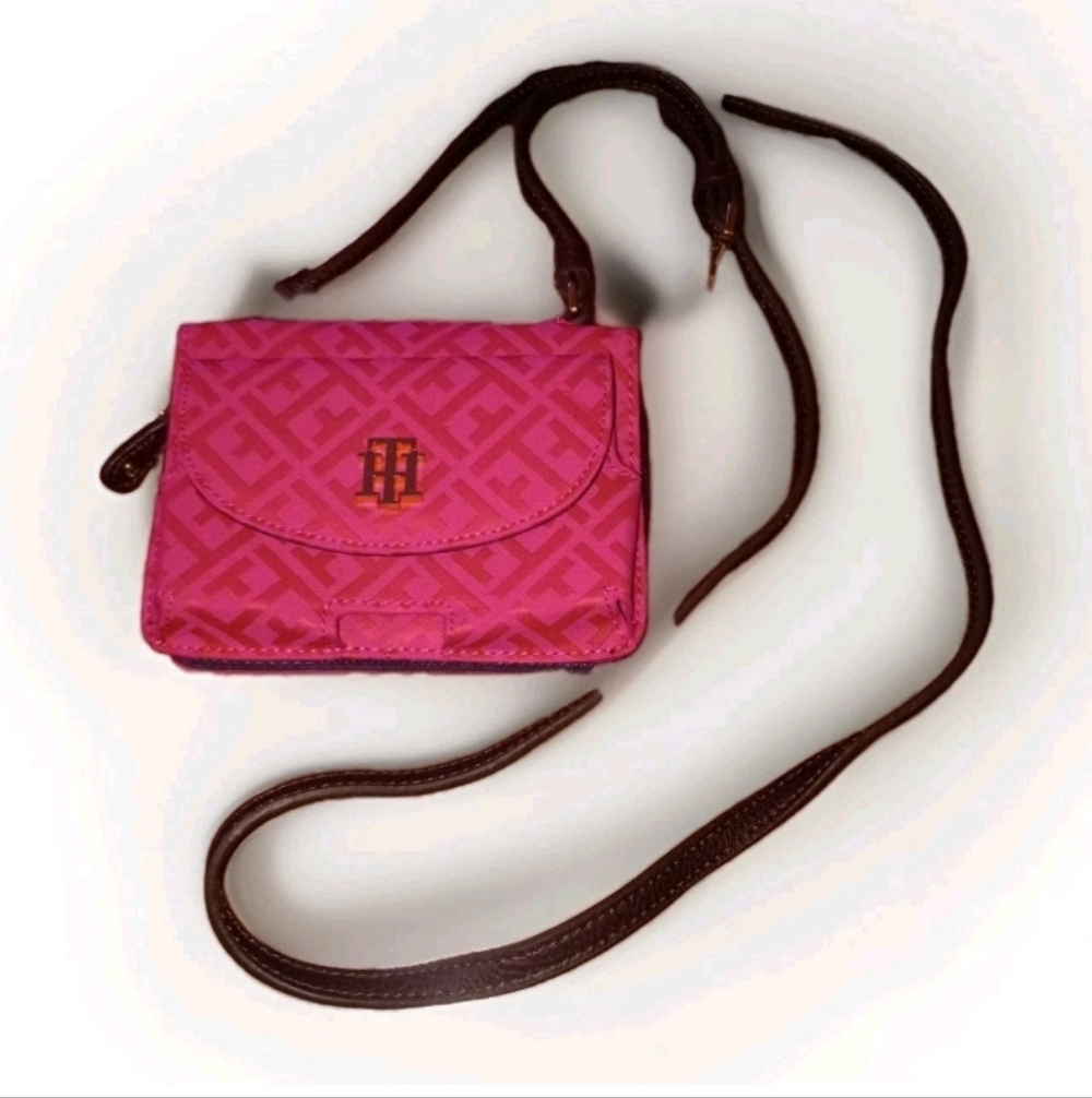 Tommy Hilfiger Pink Logo Mini Crossbody Bag/Wallet NWOT Preppy Y2K ID Holder